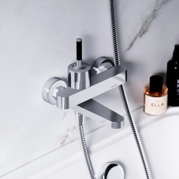 Смеситель для ванны и душа, c поворотным изливом