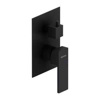 Смеситель для ванны и душа монтируемый в стену