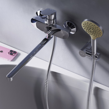 Смеситель для ванны и душа с длинным изливом c душевым набором