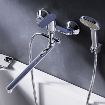 Смеситель для ванны и душа с длинным изливом и душевым набором