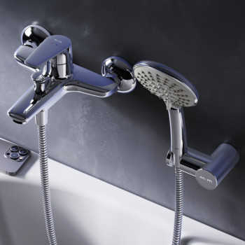 Смеситель для ванны и душа с душевым набором