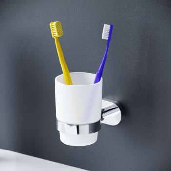 Стеклянный стакан с настенным держателем