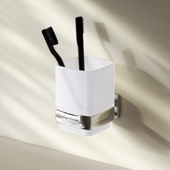 Стеклянный стакан с настенным держателем