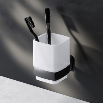 Стеклянный стакан с настенным держателем