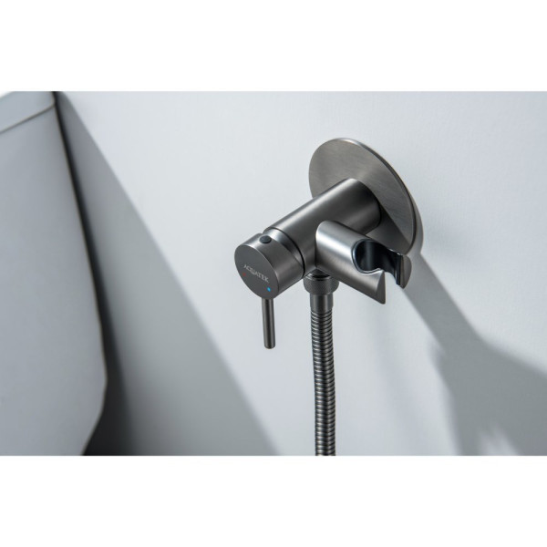 AQ1021BGM ЕВРОПА комплект для гигиенического душа встроенный (смеситель + гигиеническая лейка + шланг), оружейная сталь (шлиф. черный хром). Фото 5