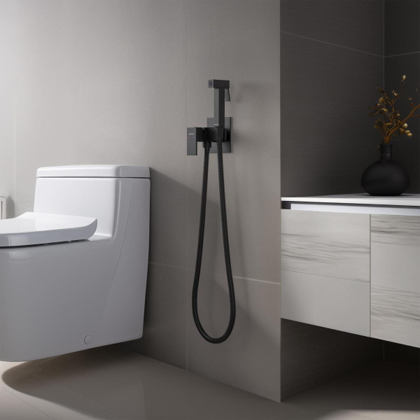 AQ1022MB ЛИБРА комплект для гигиенического душа встроенный (смеситель + гигиеническая лейка + шланг), матовый черный. Фото 3