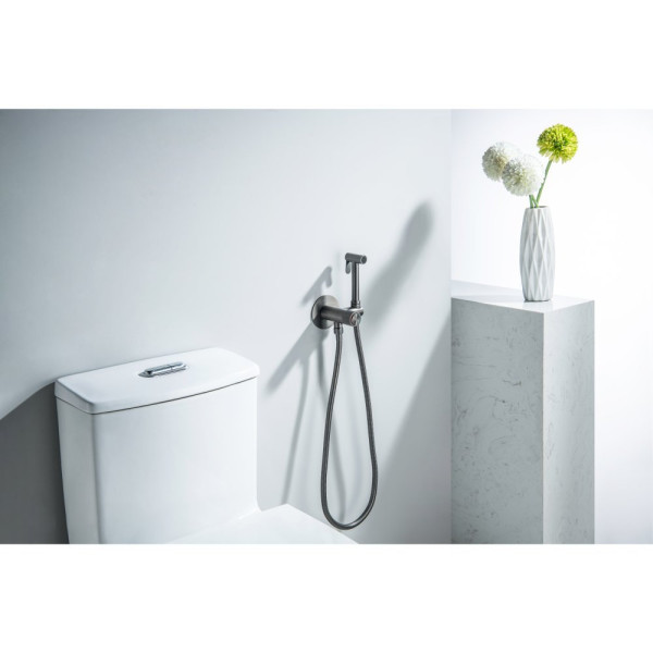 AQ1023BGM БЕТТА комплект для гигиенического душа Select встроенный (смеситель + гигиеническая лейка + шланг), оружейная сталь (шлиф. черный хром). Фото 4