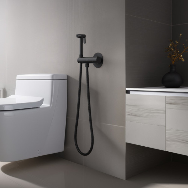 AQ1027MB ОБЕРОН комплект для гигиенического душа термостатический встроенный (смеситель + гигиеническая лейка + шланг), матовый черный. Фото 5