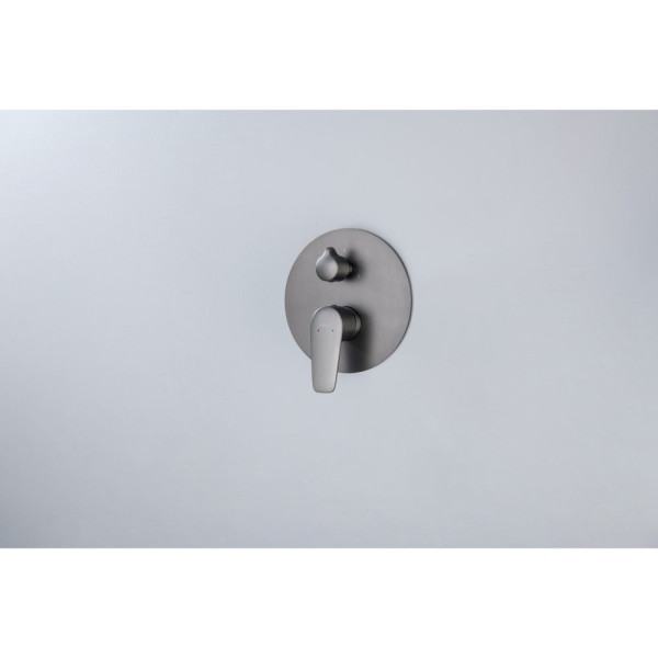 AQ1147BGM БЕТТА смеситель для ванны, 3 режима (внешняя и скрытая часть), оружейная сталь (шлиф. черный хром). Фото 4