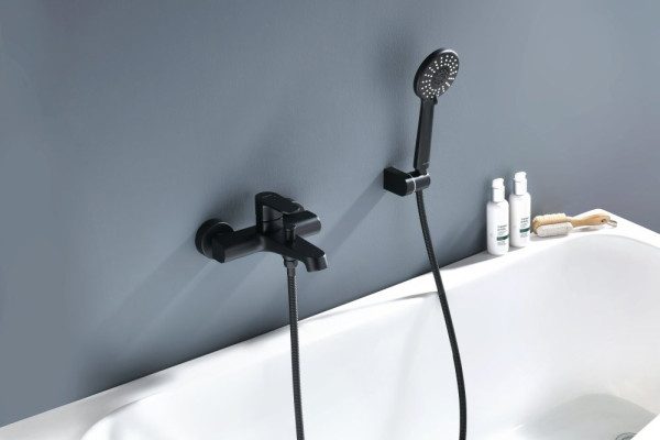 AQ1249MB ОБЕРОН смеситель для ванны с душевым набором 3jet, матовый черный. Фото 6