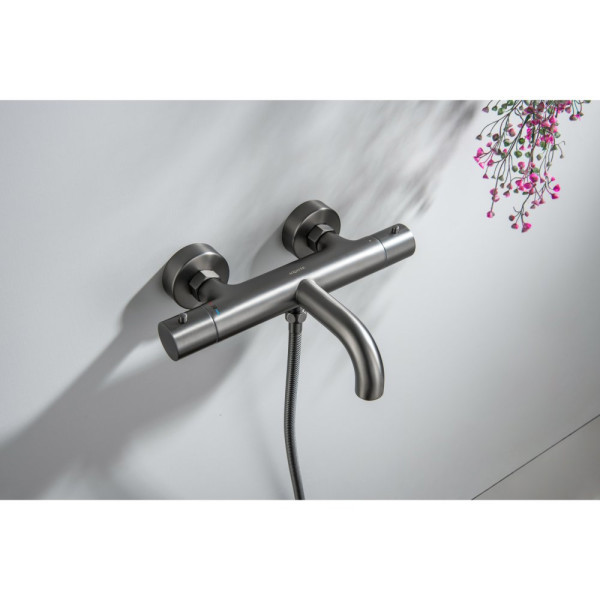 AQ1343BGM ЕВРОПА термостатический смеситель для ванны, оружейная сталь (шлиф. черный хром). Фото 4