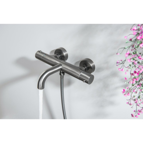 AQ1343BGM ЕВРОПА термостатический смеситель для ванны, оружейная сталь (шлиф. черный хром). Фото 5