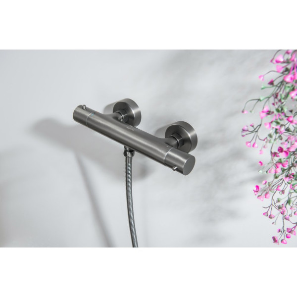 AQ1363BGM ЕВРОПА термостатический смеситель для душа, оружейная сталь (шлиф. черный хром). Фото 4