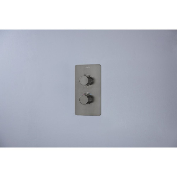 AQ1393BGM ЕВРОПА термостатический смеситель для ванны 3 режима (внешняя и скрытая часть), оружейная сталь (шлиф. черный хром). Фото 4