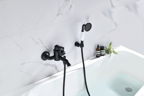 AQ1549MB КЛАССИК смеситель для ванны с душевым набором, матовый черный. Фото 3