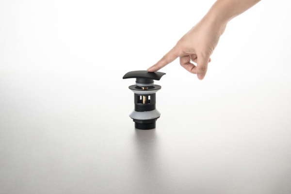 AQ6004MB сливной набор для раковины Push-open с переливом, крышка квадратная, матовый черный. Фото 3