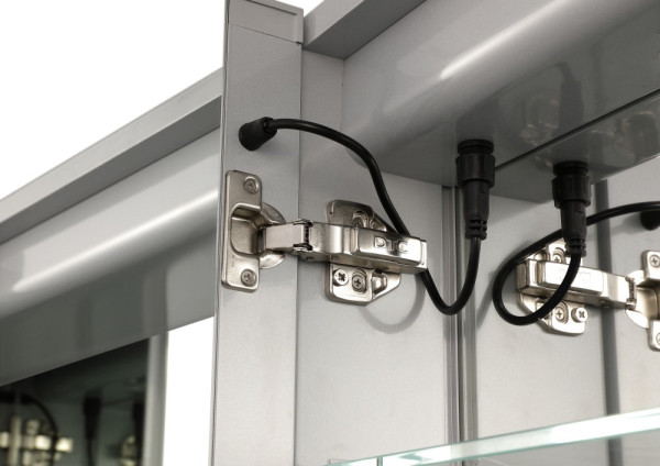 AQ7104-MLC Алюминиевый зеркальный шкаф с подсветкой 1000*700*133,крепеж.Две зерк. дверцы 49,85см, две стекл.полк, круговая подсветка, антизапотевание. Фото 9