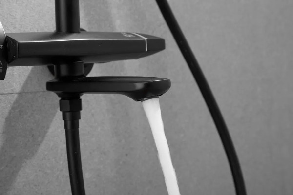 Душевая система с термостатом Rose R3996H, черный. Фото 7