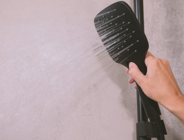 Душевая стойка с термостатическим смесителем для ванны и ручным душем Termo 300 TE 092.20BL ЧЕРНАЯ. Фото 3