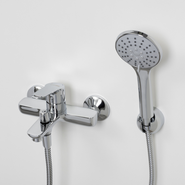 Lippe 4501 Смеситель для ванны с коротким изливом. Фото 1