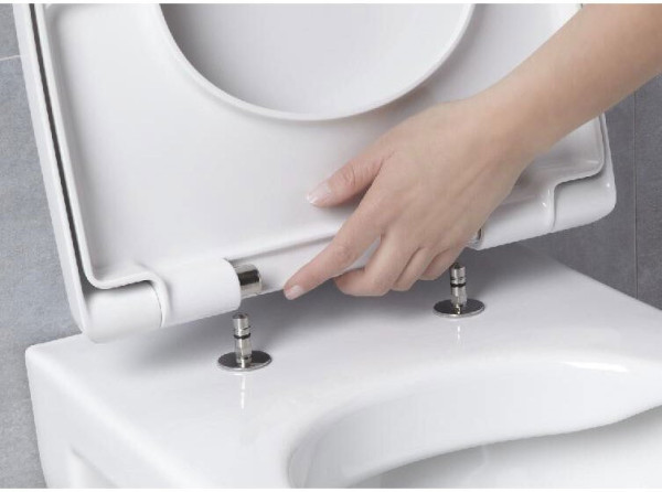 ODEON UP 8322K-00 Супер тонкая крышка-сиденье быстросъемная с механизмом "плавное опускание" (для 4956K, 4966K, E4764, E4570/ 4957CK). Фото 3