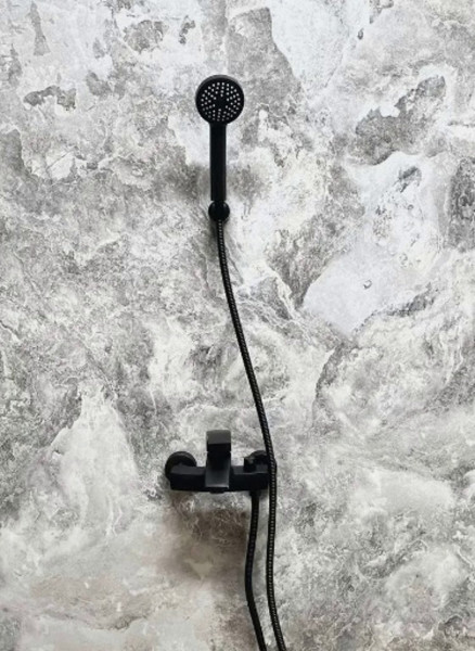 Смеситель для ванны D-Lin D130365-A, черный. Фото 3