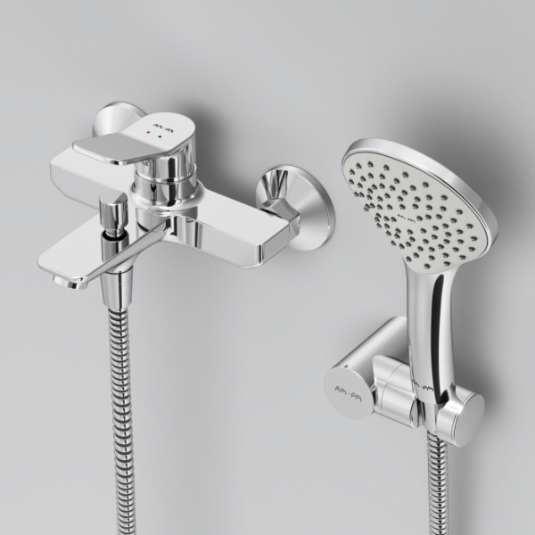 Смеситель для ванны и душа c душевым набором. Фото 3