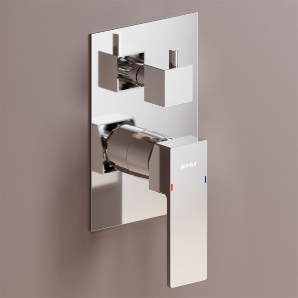 Смеситель для ванны и душа монтируемый в стену. Фото 3