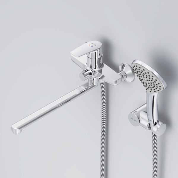 Смеситель для ванны и душа с длинным изливом c душевым набором. Фото 3