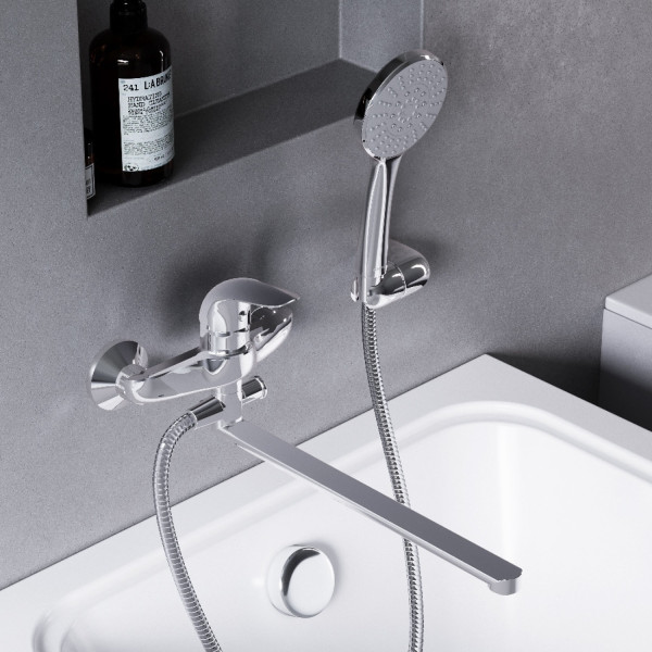 Смеситель для ванны и душа с длинным изливом и душевым комплектом. Фото 1