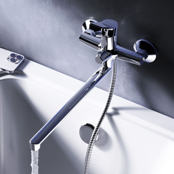 Смеситель для ванны и душа с длинным изливом. Фото 2