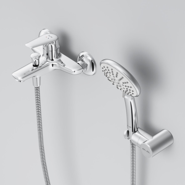 Смеситель для ванны и душа с душевым набором. Фото 3