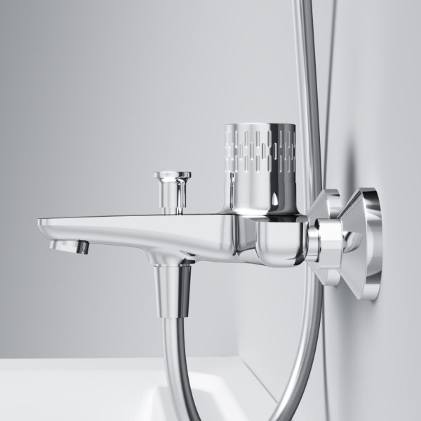 Смеситель для ванны и душа с индикацией температуры. Фото 3