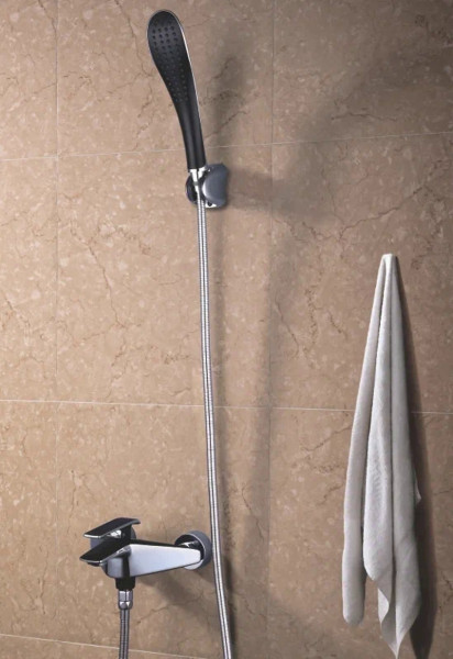 Смеситель для ванны Rose R1302H, черный. Фото 3