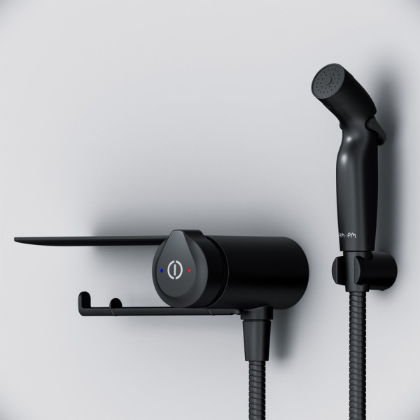 Смеситель TouchReel, монтируемый в стену с гигиеническим душем и полкой. Фото 2