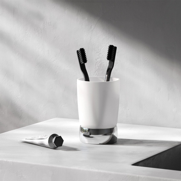 Стеклянный стакан, отдельностоящий. Фото 1