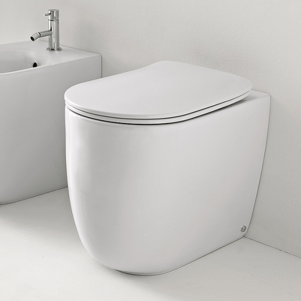 Унитаз безободковый пристенный 55х35 см, с креплениями WB5N, цвет: Белый матовый. Фото 1