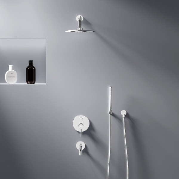 Встраиваемая душевая система с ванно-душевым смесителем и изливом. Фото 1