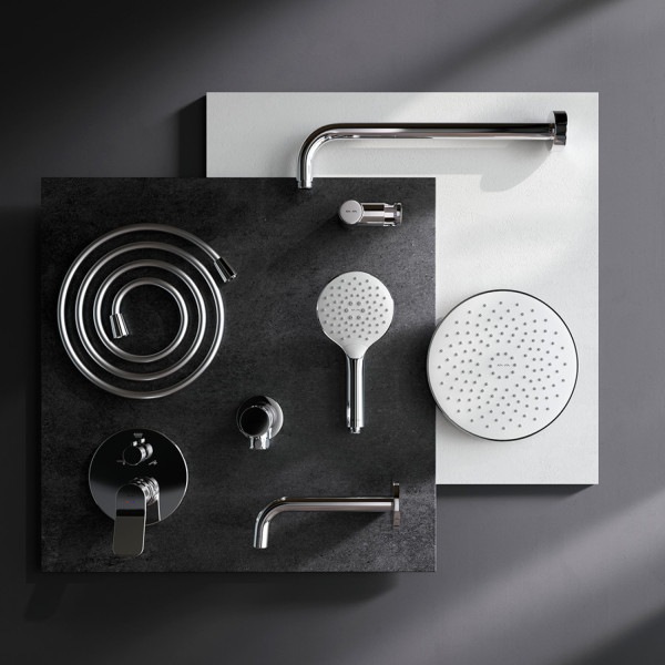 Встраиваемая душевая система со смесителем для ванны и душа и душевым набором. Фото 5